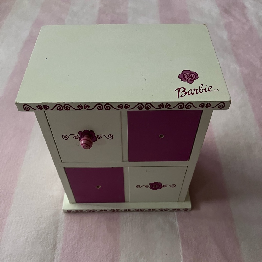 Vintage Barbie jewelry box.